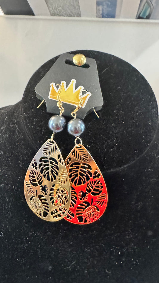 E50 Teardrop Leaf Earrings