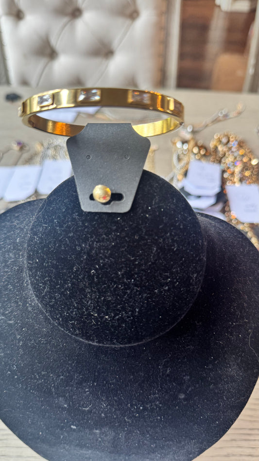 B29 Gold Bracelet with Crystals