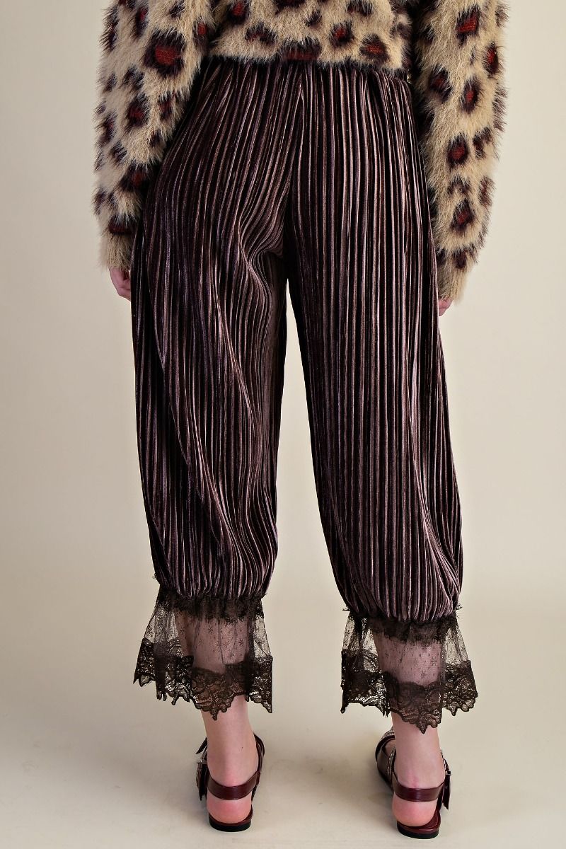 Valencia Ice Velvet Capri Pants