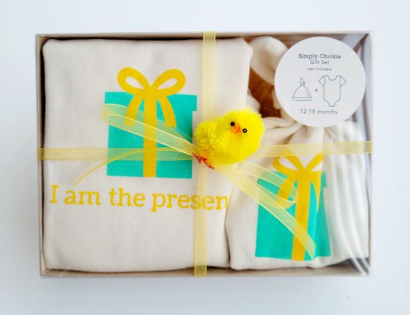 I Am The Present Short Sleeve Romper & Hat Gift Set